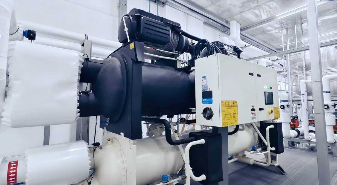 Compressor system on a 450 RT test rig shown in the supplied compressor brochure